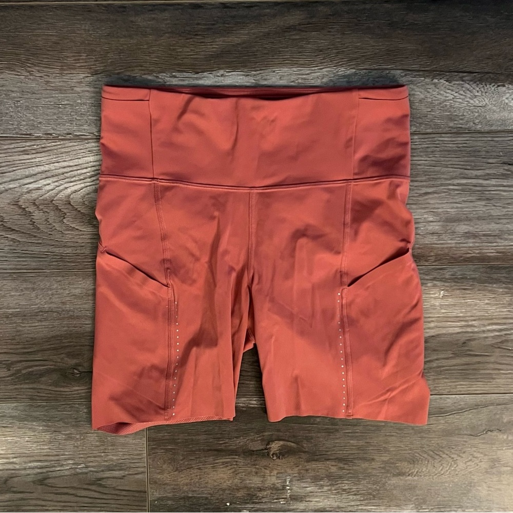 Lululemon biker shorts brand new with tag
